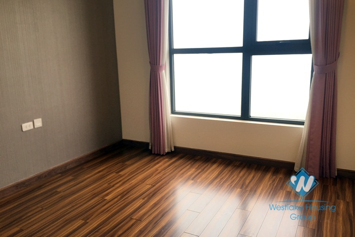 A new 2 bedroom apartment for rent near Cau giay park